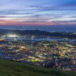 可以欣赏“日本第一夜景”的秋千和30米长的滑梯……建于海拔622米的山上